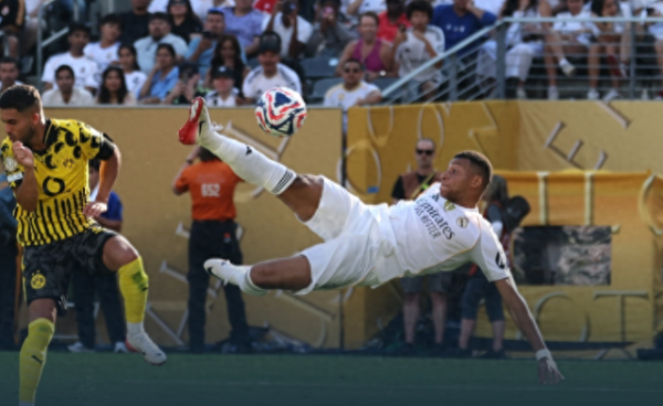 Real Madrid đã giành được 82,52 triệu nhân dân tệ trong 3-2! Sự trở lại của ông M + Wyson đã đình chỉ trò chơi, và sự hồi hộp của trò chơi với Paris đầy